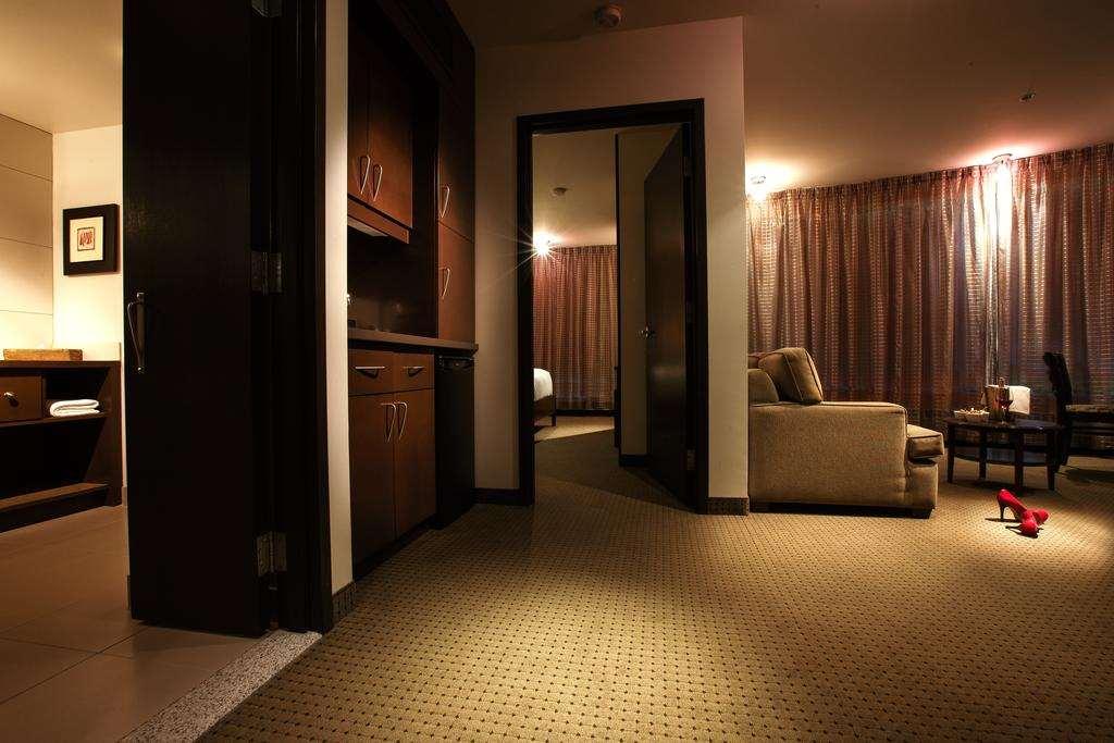 Hotel Mortagne بوشيفيل الغرفة الصورة